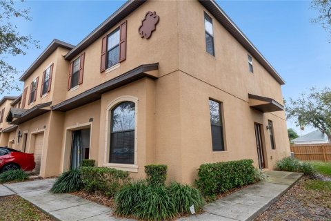 Townhouse in Tampa, Florida 3 bedrooms, 156.08 sq.m. № 2114020
