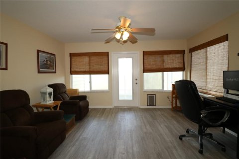 House in The Villages, Florida 2 bedrooms, 139.26 sq.m. № 1675432 - photo 28