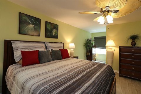 House in The Villages, Florida 2 bedrooms, 139.26 sq.m. № 1675432 - photo 23