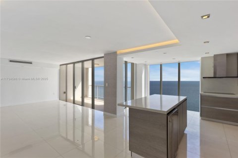 Condominio en venta en Key Biscayne, Florida, 2 dormitorios, 174.19 m2 № 1983261 - foto 2