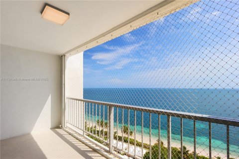 Condominio en venta en Key Biscayne, Florida, 2 dormitorios, 174.19 m2 № 1983261 - foto 11