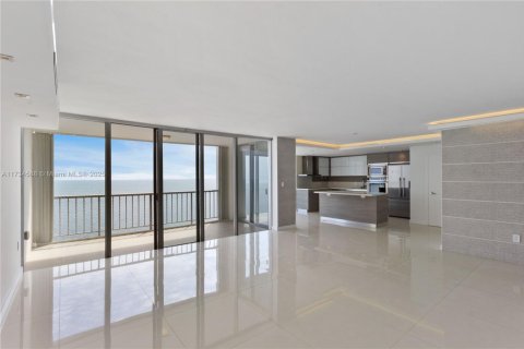 Condominio en venta en Key Biscayne, Florida, 2 dormitorios, 174.19 m2 № 1983261 - foto 1