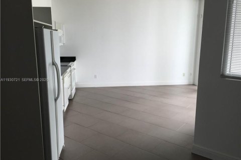 Condo in Miami, Florida № 1989475 - photo 9