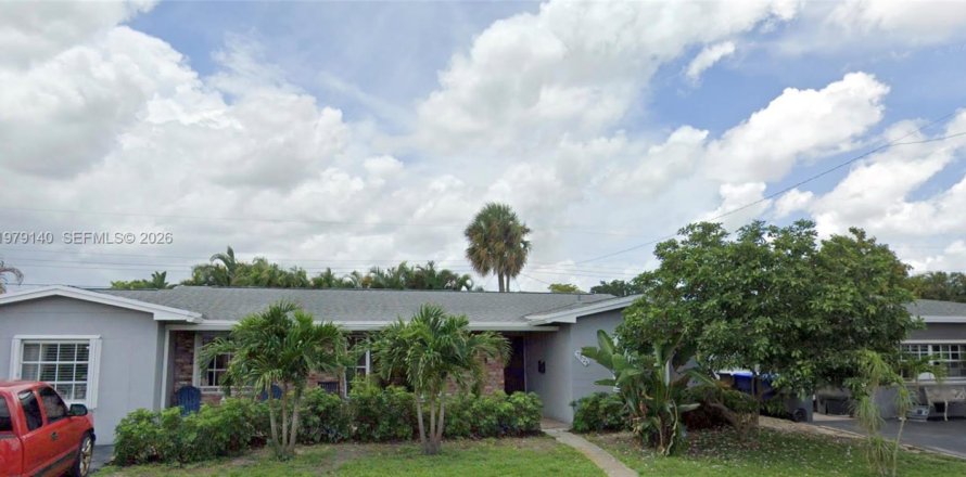 Casa en Hollywood, Florida 3 dormitorios, 170.94 m2 № 2044646
