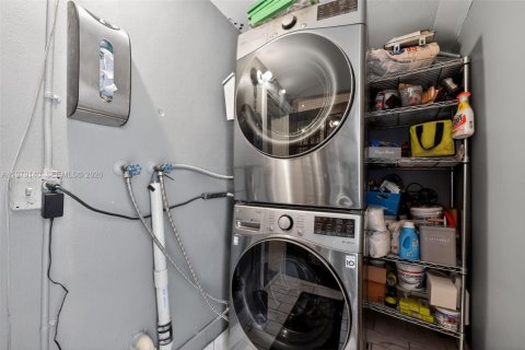 Купить виллу или дом в Холливуд, Флорида 3 спальни, 170.94м2, № 2044646 - фото 21