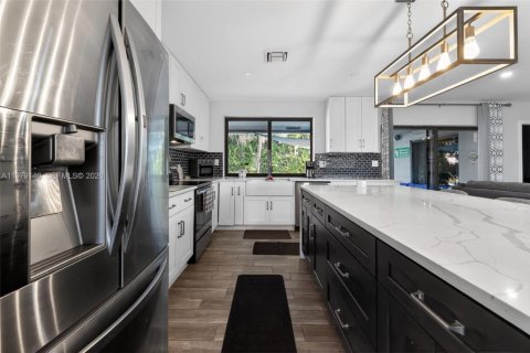 Купить виллу или дом в Холливуд, Флорида 3 спальни, 170.94м2, № 2044646 - фото 12