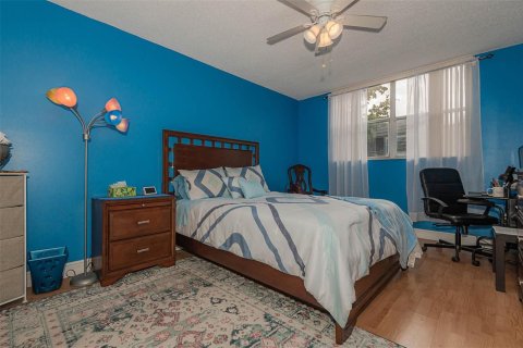 Condo in Tamarac, Florida, 2 bedrooms № 2258141 - photo 13