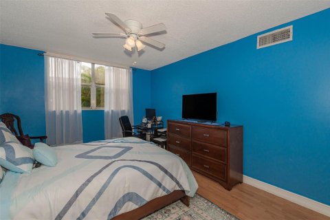 Condo in Tamarac, Florida, 2 bedrooms № 2258141 - photo 14
