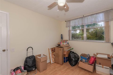 Condo in Tamarac, Florida, 2 bedrooms № 2258141 - photo 20