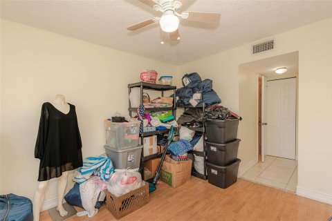 Condo in Tamarac, Florida, 2 bedrooms № 2258141 - photo 22