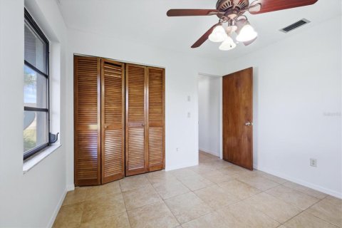 Casa en venta en Port Charlotte, Florida, 3 dormitorios, 121.52 m2 № 2418524 - foto 19