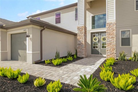 House in Bradenton, Florida 5 bedrooms, 372.54 sq.m. № 1803682 - photo 6