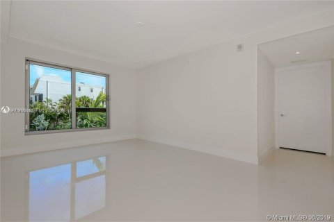 Condominio en alquiler en Aventura, Florida, 3 dormitorios, 156.35 m2 № 2023659 - foto 22