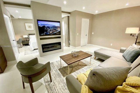 Condominio en alquiler en Aventura, Florida, 3 dormitorios, 156.35 m2 № 2023659 - foto 2
