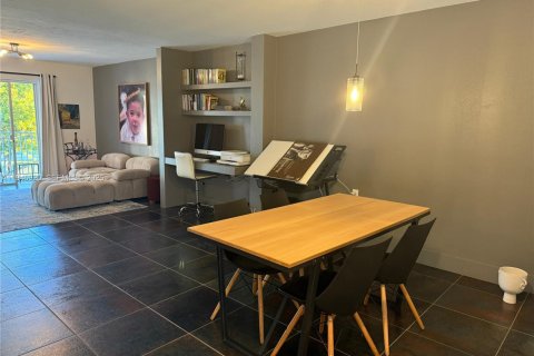 Condo in Miami, Florida, 1 bedroom  № 2003228 - photo 29