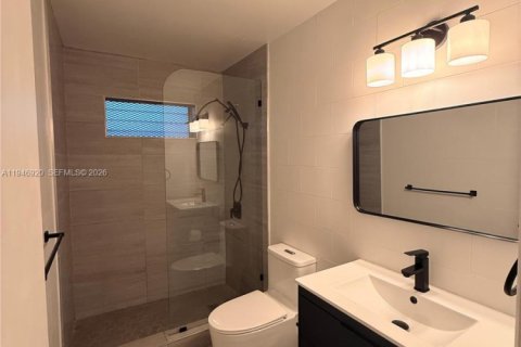 Condo in Miami, Florida, 1 bedroom  № 2003228 - photo 25