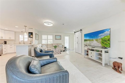 House in Longboat Key, Florida 2 bedrooms, 129.6 sq.m. № 1803313 - photo 14