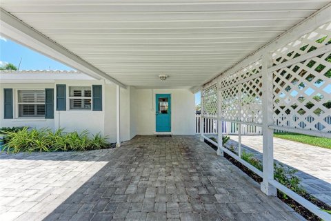 House in Longboat Key, Florida 2 bedrooms, 129.6 sq.m. № 1803313 - photo 10