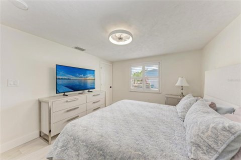 House in Longboat Key, Florida 2 bedrooms, 129.6 sq.m. № 1803313 - photo 22