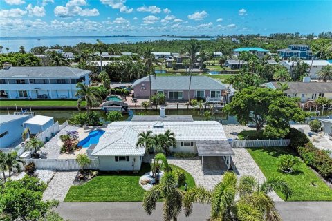 House in Longboat Key, Florida 2 bedrooms, 129.6 sq.m. № 1803313 - photo 1