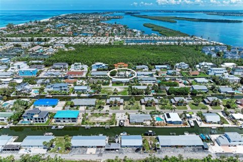 House in Longboat Key, Florida 2 bedrooms, 129.6 sq.m. № 1803313 - photo 8