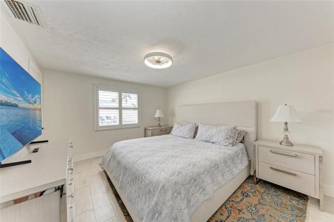 House in Longboat Key, Florida 2 bedrooms, 129.6 sq.m. № 1803313 - photo 21