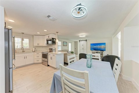 House in Longboat Key, Florida 2 bedrooms, 129.6 sq.m. № 1803313 - photo 19