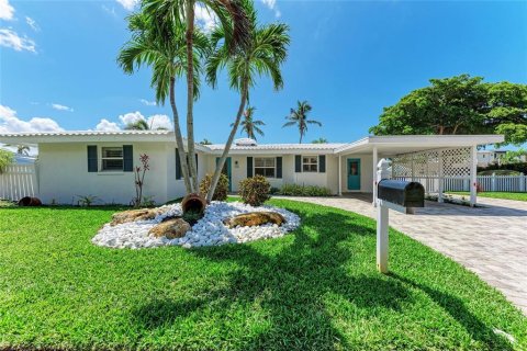 House in Longboat Key, Florida 2 bedrooms, 129.6 sq.m. № 1803313 - photo 3