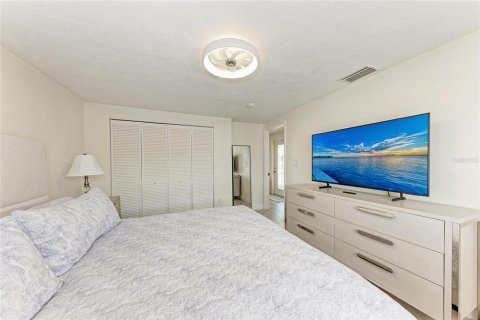 House in Longboat Key, Florida 2 bedrooms, 129.6 sq.m. № 1803313 - photo 24