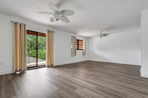 Townhouse in Lakeland, Florida 2 bedrooms, 212.56 sq.m. № 2379653 - photo 23