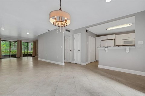 Townhouse in Lakeland, Florida 2 bedrooms, 212.56 sq.m. № 2379653 - photo 7
