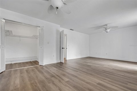 Townhouse in Lakeland, Florida 2 bedrooms, 212.56 sq.m. № 2379653 - photo 25