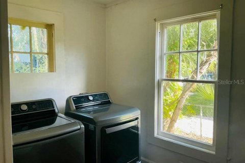 House in Daytona Beach, Florida 3 bedrooms, 166.95 sq.m. № 2098978 - photo 13