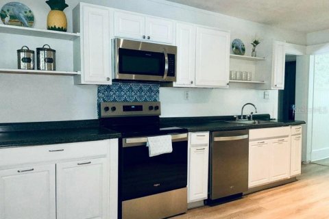 House in Daytona Beach, Florida 3 bedrooms, 166.95 sq.m. № 2098978 - photo 7