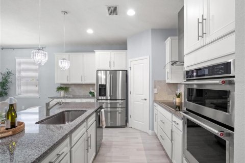 Casa en venta en Wesley Chapel, Florida, 4 dormitorios, 185.8 m2 № 2386076 - foto 16