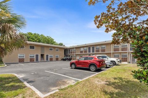 Condominio en venta en Gainesville, Florida, 1 dormitorio, 50.17 m2 № 2228309 - foto 3