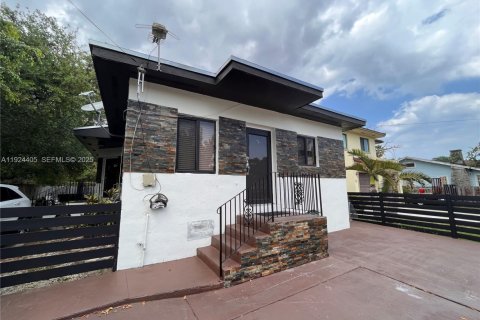 Propiedad comercial en venta en Miami, Florida, 115.57 m2 № 1982638 - foto 14