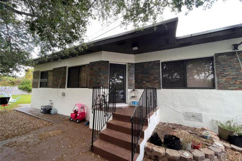 Propiedad comercial en venta en Miami, Florida, 115.57 m2 № 1982638 - foto 18