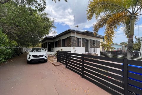 Propiedad comercial en venta en Miami, Florida, 115.57 m2 № 1982638 - foto 21