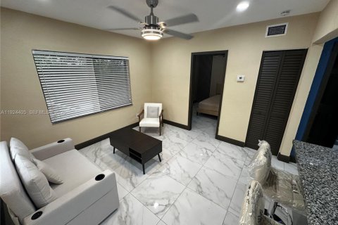 Propiedad comercial en venta en Miami, Florida, 115.57 m2 № 1982638 - foto 6