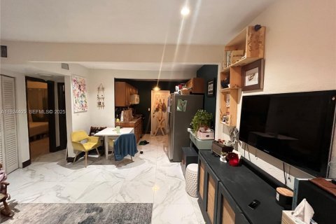 Propiedad comercial en venta en Miami, Florida, 115.57 m2 № 1982638 - foto 9