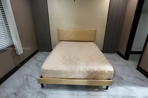 Propiedad comercial en venta en Miami, Florida, 115.57 m2 № 1982638 - foto 8