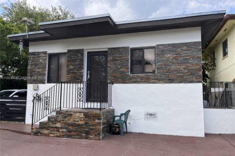 Propiedad comercial en venta en Miami, Florida, 115.57 m2 № 1982638 - foto 12