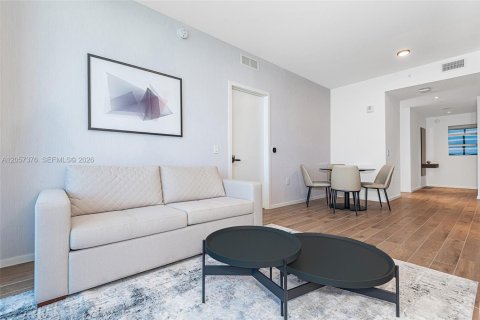 Condo in Miami, Florida, 2 bedrooms № 2248850 - photo 3