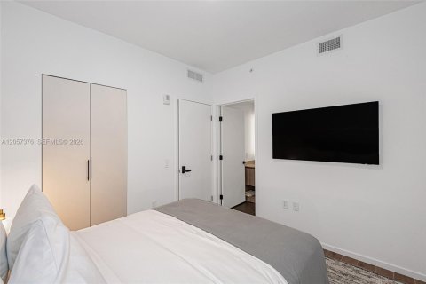 Condo in Miami, Florida, 2 bedrooms № 2248850 - photo 19
