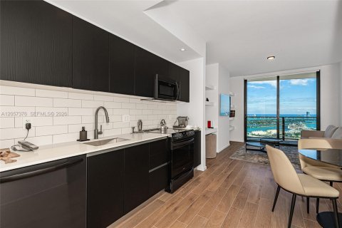 Condo in Miami, Florida, 2 bedrooms № 2248850 - photo 14