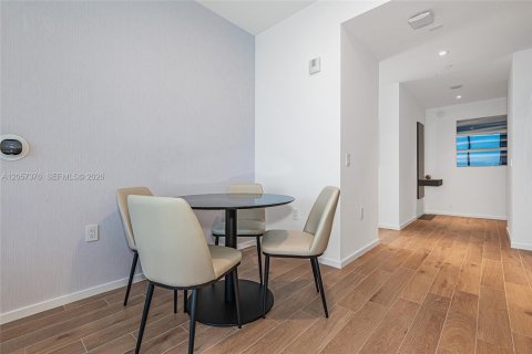 Condo in Miami, Florida, 2 bedrooms № 2248850 - photo 11