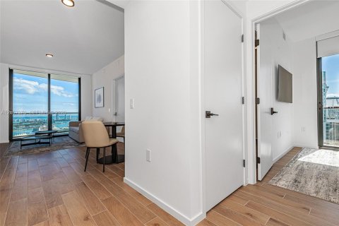 Condo in Miami, Florida, 2 bedrooms № 2248850 - photo 5