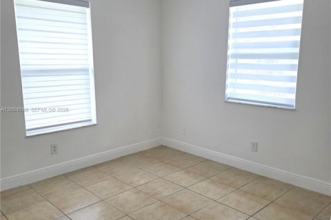 House in Hollywood, Florida 3 bedrooms, 109.62 sq.m. № 2068974 - photo 22