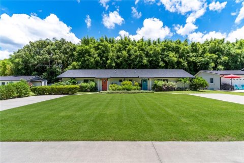 House in Mount Dora, Florida 10 bedrooms, 510.87 sq.m. № 1768028 - photo 10